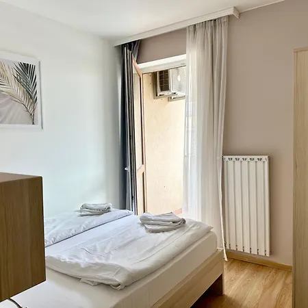 Prime - Premium 2 Bedroom Family With Balcony *